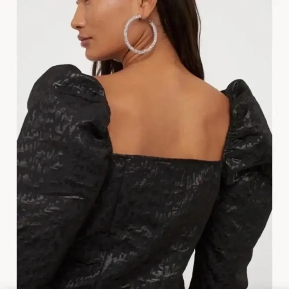 H&M | Puff Sleeve, Square Neck Shimmer Blouse | Size Medium - Picture 2 of 7